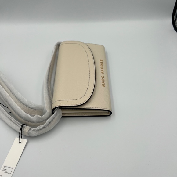 NWT MARC JACOBS Wallet crossbody Bag in Marshmallow color - Picture 4 of 6